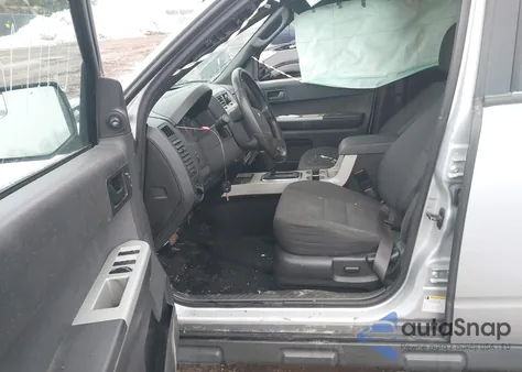 2011 Ford Escape Xlt из США, поврежденный, VIN 1FMCU9DG6BKA61028